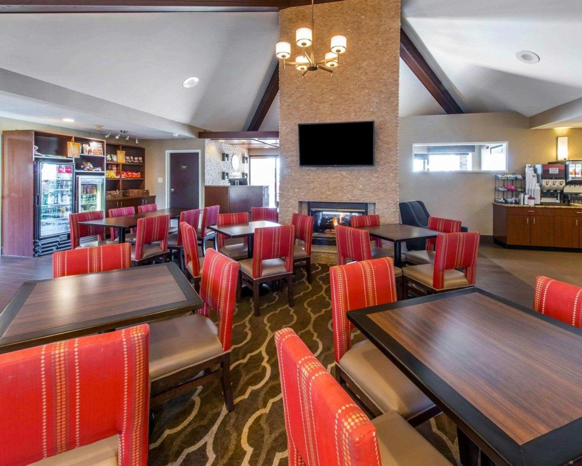 Comfort Inn&Suites Erie Kearsarge Extérieur photo