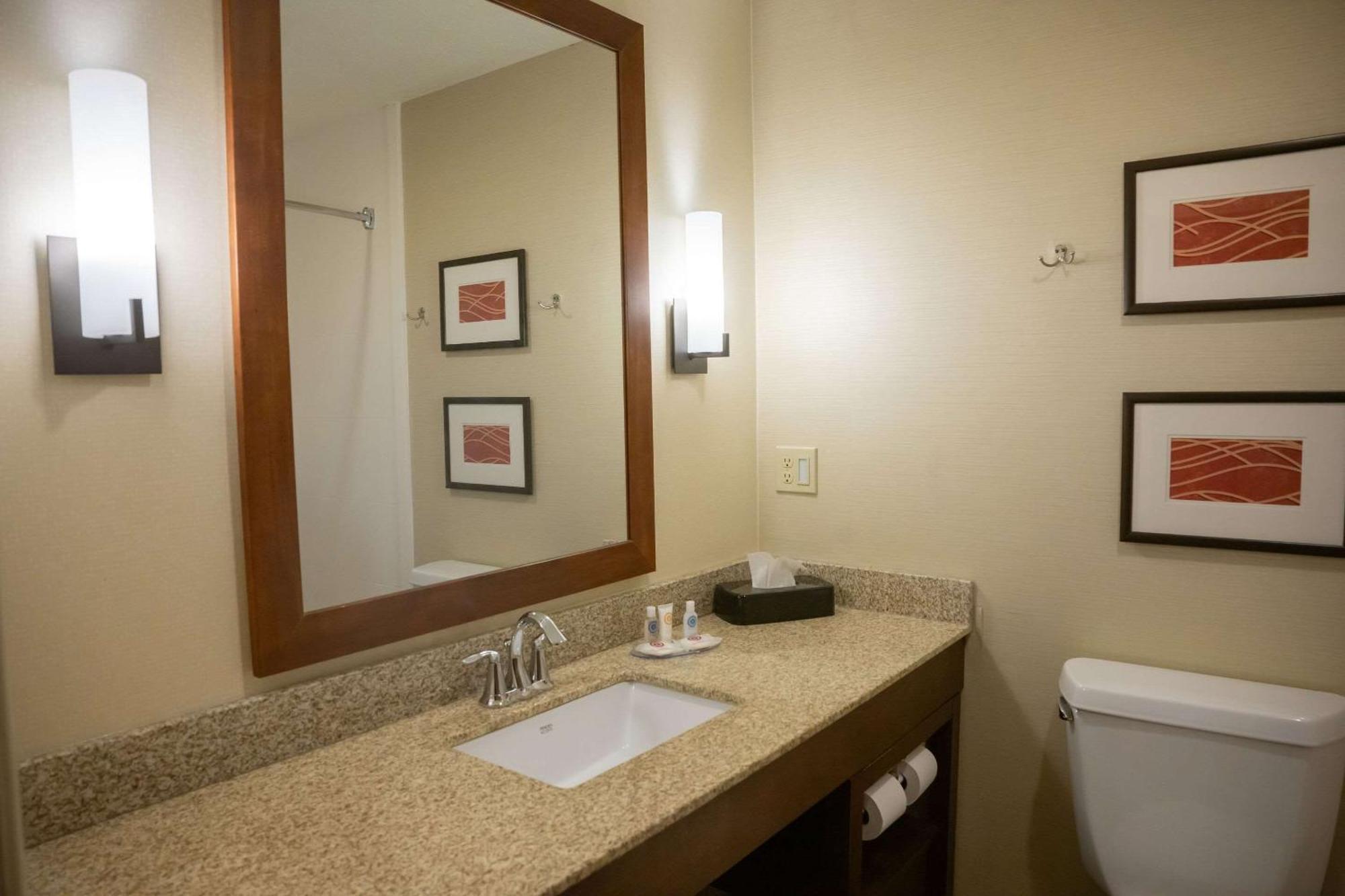 Comfort Inn&Suites Erie Kearsarge Extérieur photo
