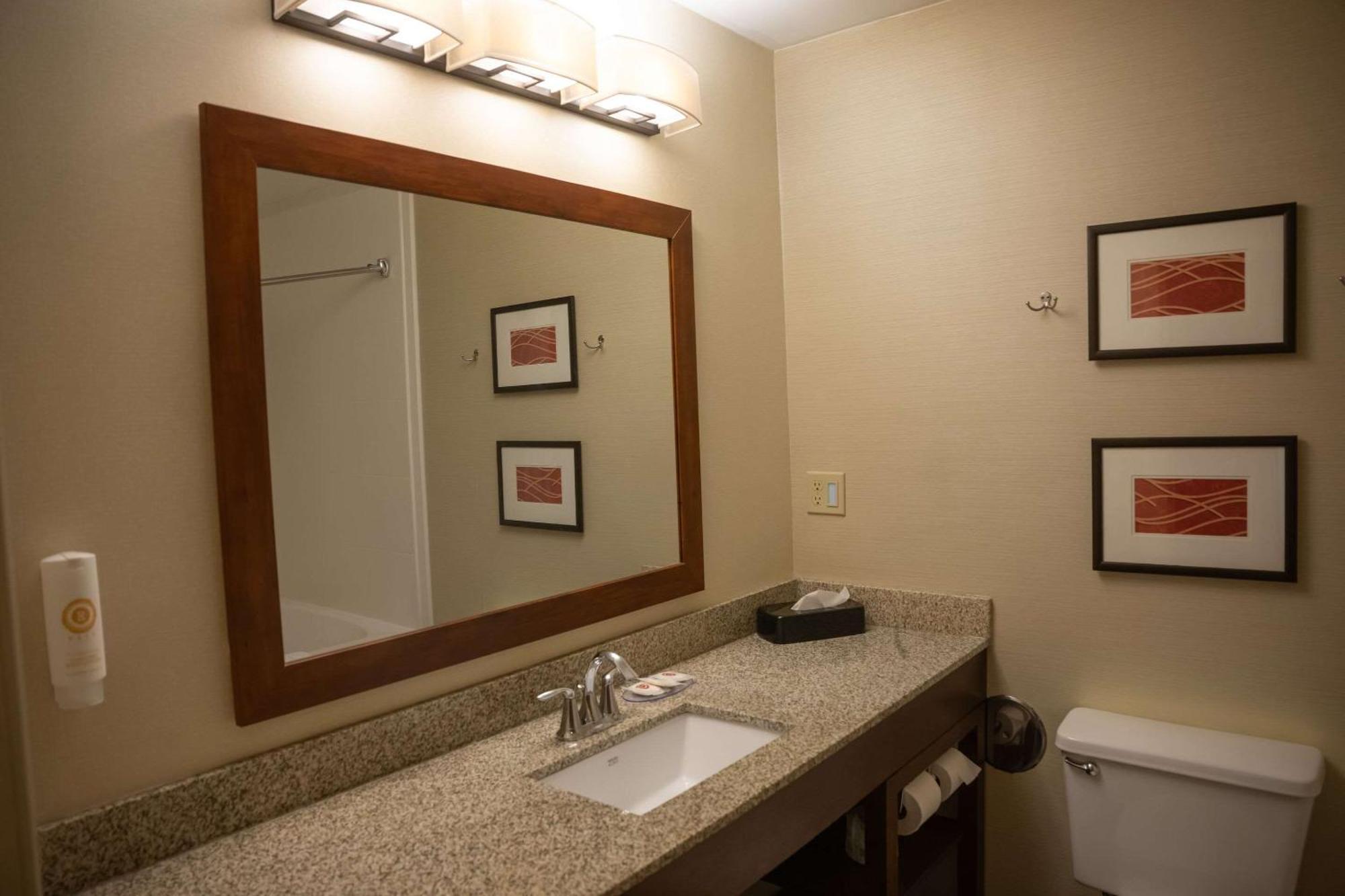 Comfort Inn&Suites Erie Kearsarge Extérieur photo