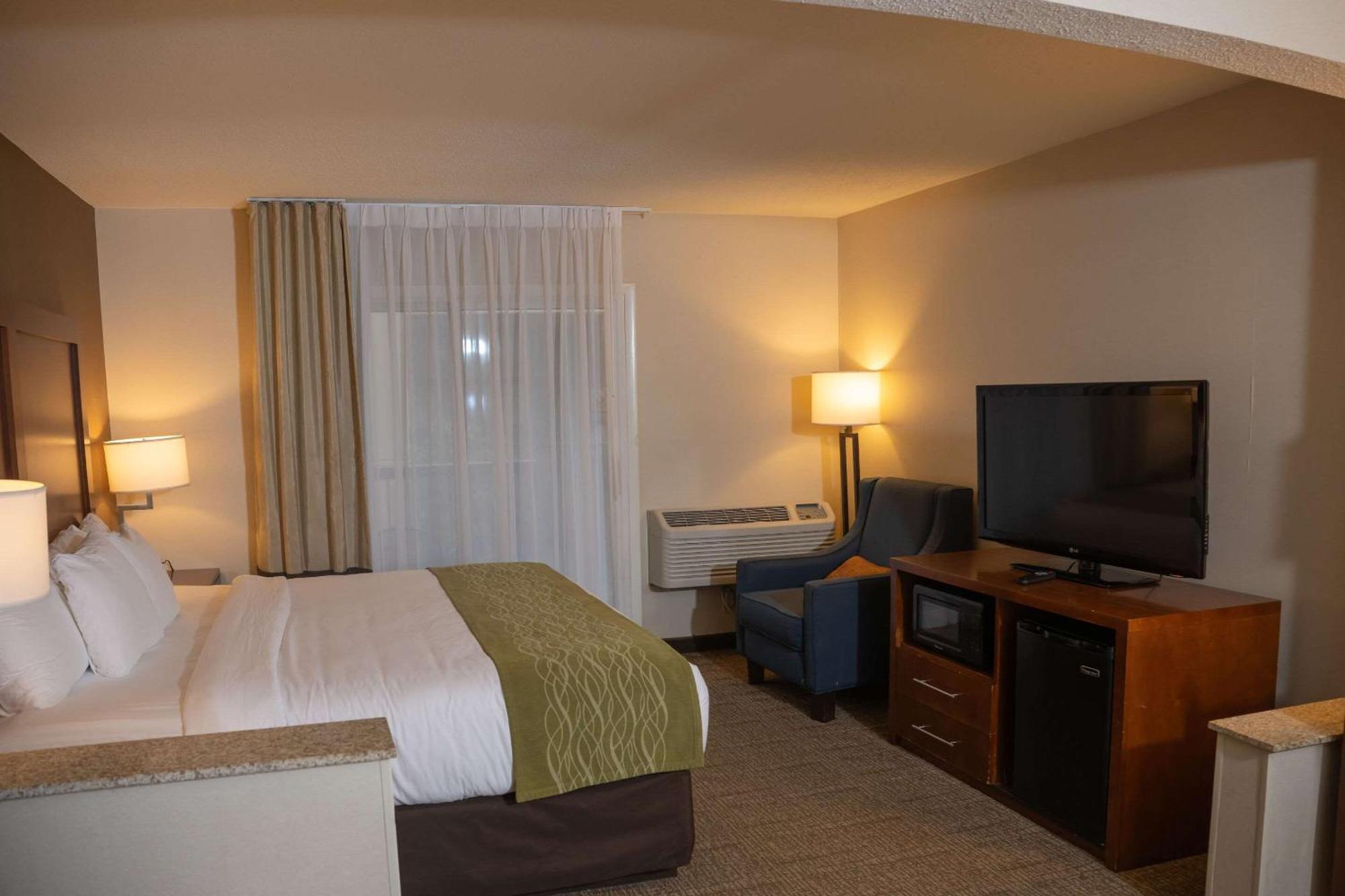 Comfort Inn&Suites Erie Kearsarge Extérieur photo