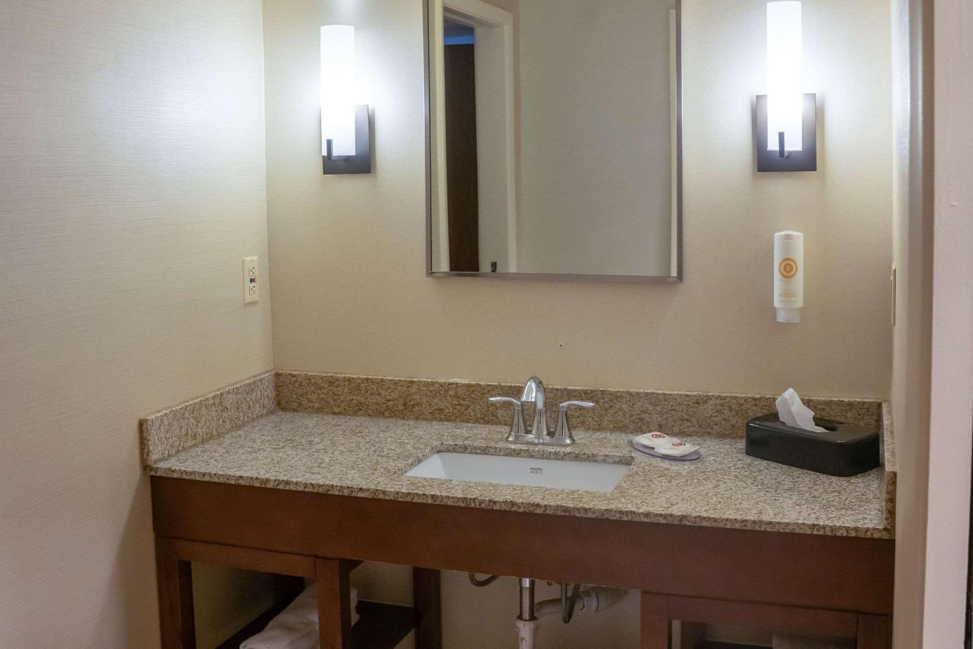 Comfort Inn&Suites Erie Kearsarge Extérieur photo
