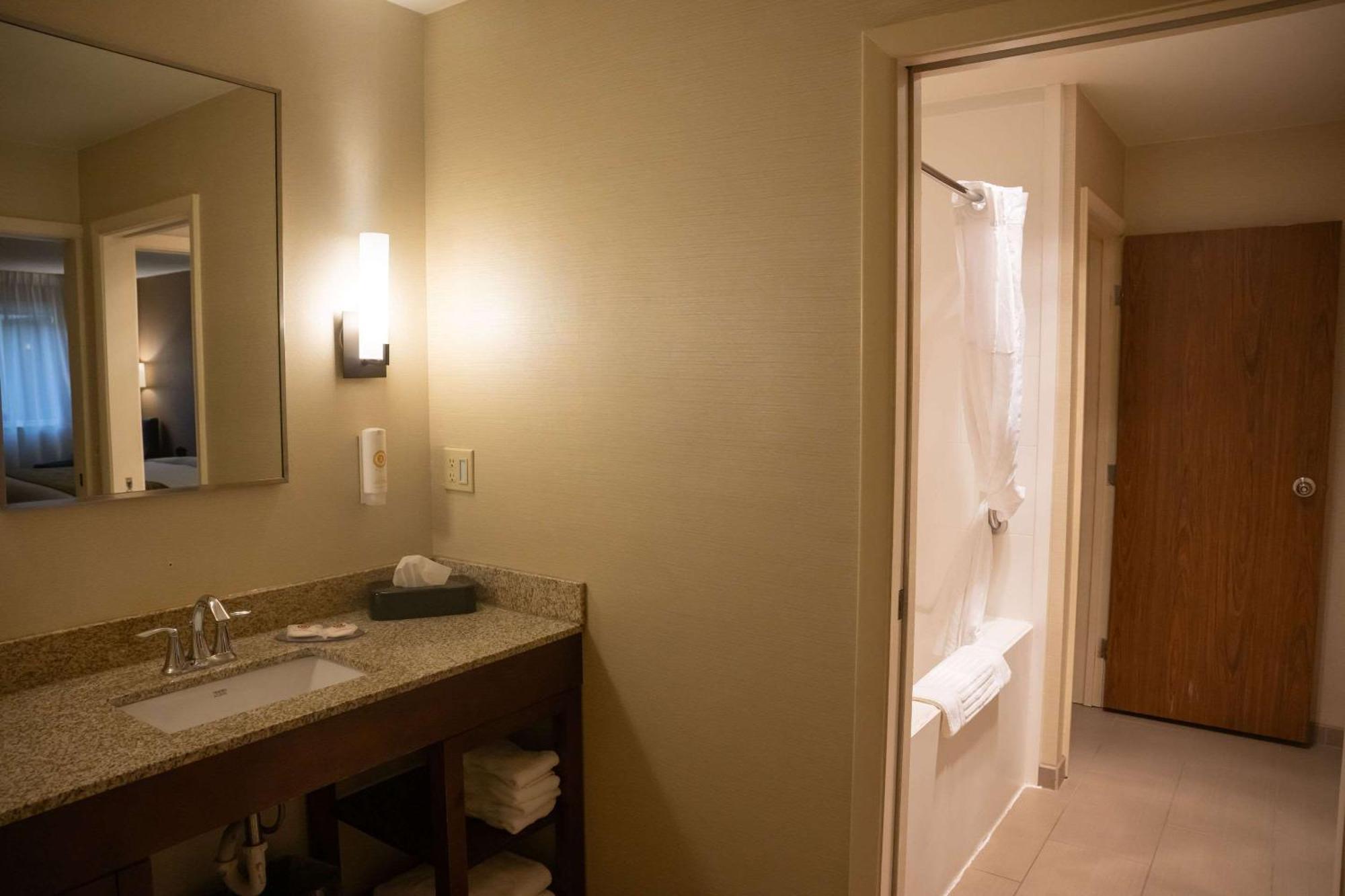 Comfort Inn&Suites Erie Kearsarge Extérieur photo