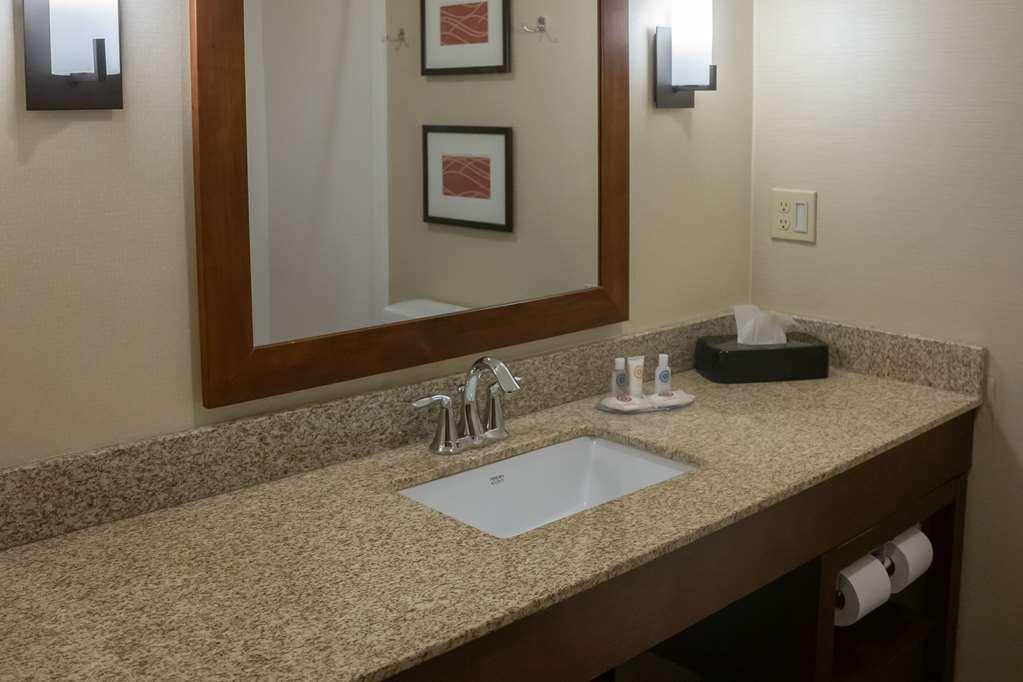 Comfort Inn&Suites Erie Kearsarge Chambre photo