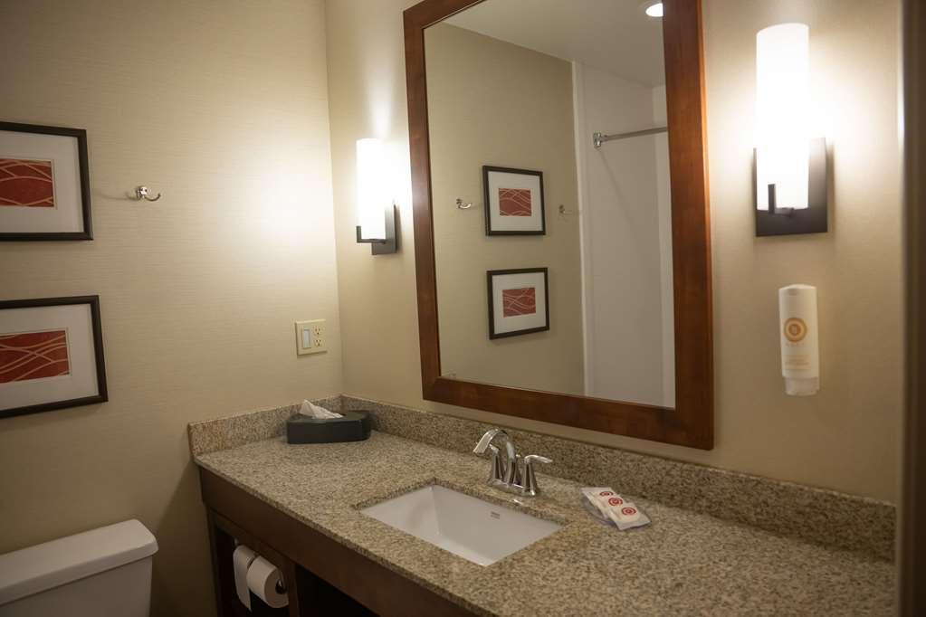 Comfort Inn&Suites Erie Kearsarge Chambre photo